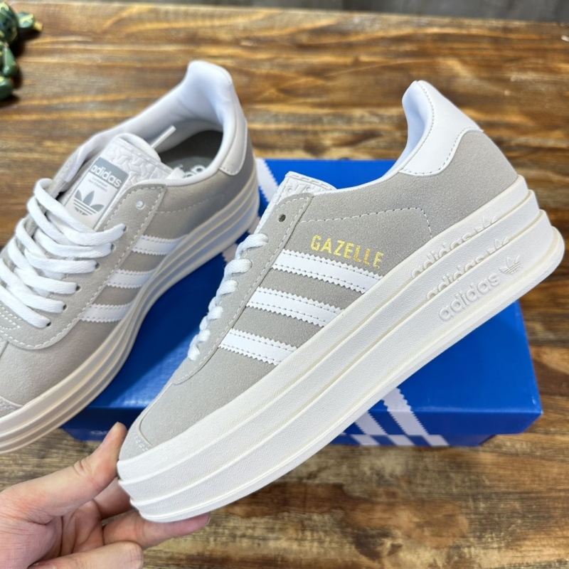 Adidas Sneakers